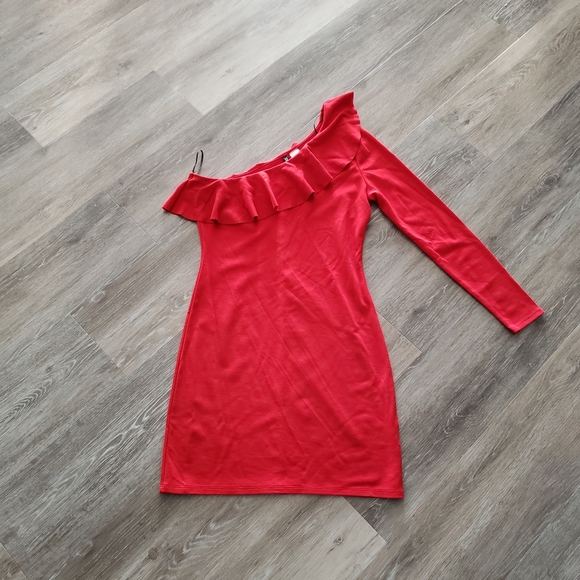 H&M Dresses & Skirts - One shoulder dress